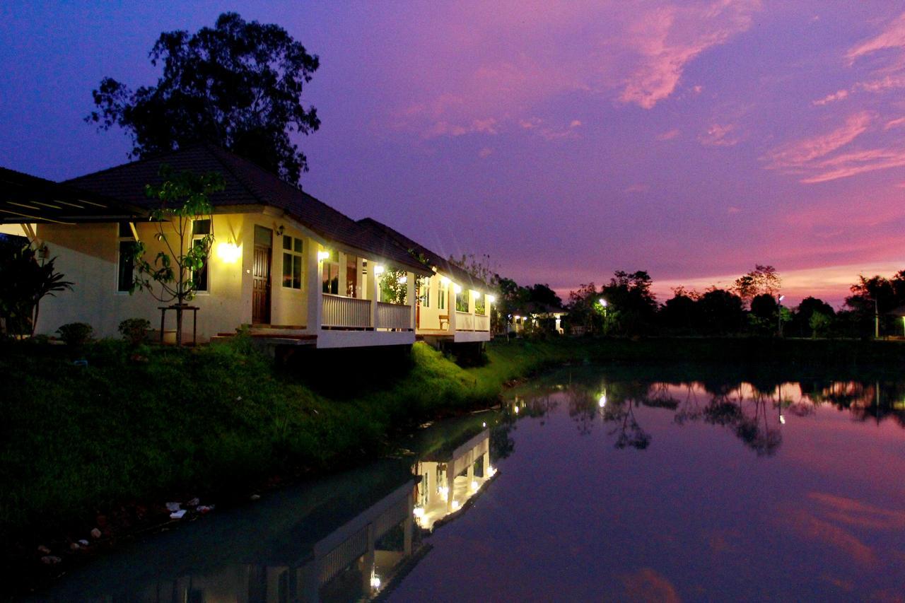 Pirom Lake And Resort Szimahaphot Kültér fotó