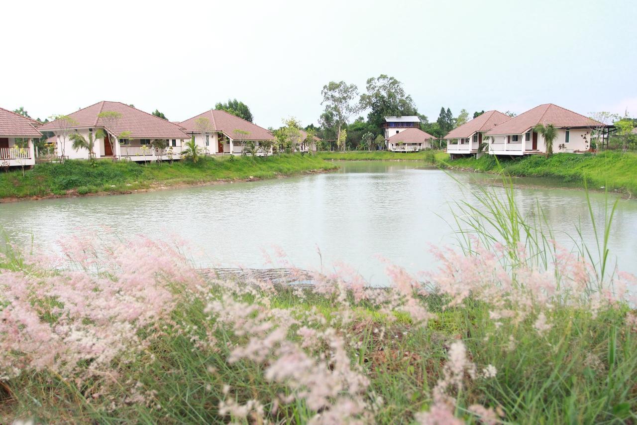 Pirom Lake And Resort Szimahaphot Kültér fotó